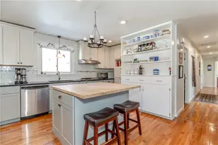 10 Smithfield Dr, Middletown, RI 02842 - Photo 9