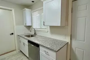 139 Bradford St, Bristol, RI 02809 - Photo 1