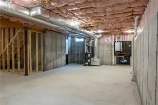 33 Hemlock Ave, Cranston, RI 02910 - Photo 25