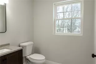 33 Hemlock Ave, Cranston, RI 02910 - Photo 11