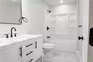 33 Hemlock Ave, Cranston, RI 02910 - Photo 17