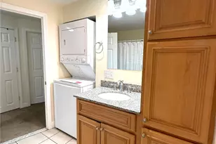 669 Metacom Ave, Bristol, RI 02809 - Photo 9