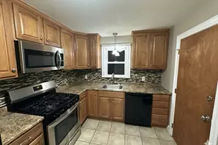 315 Smithfield Ave, Pawtucket, RI 02860 - Photo 7