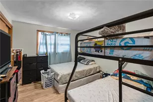 87 Pinehurst Ave, Providence, RI 02908 - Photo 13