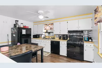 33 Dover Street, Pawtucket, RI 02860 - Photo 15