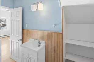 25 Ingraham St, East Providence, RI 02914 - Photo 9