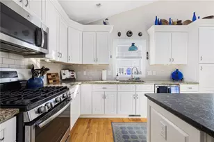 109 Fox Hollow Rd, North Kingstown, RI 02852 - Photo 25