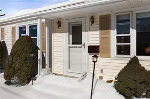 106 Wannamoisett Rd, East Providence, RI 02914 - Photo 31