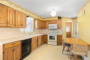 106 Wannamoisett Rd, East Providence, RI 02914 - Photo 17