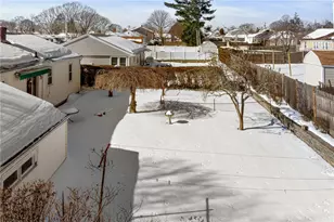 106 Wannamoisett Rd, East Providence, RI 02914 - Photo 13