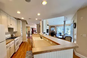 611 Wolcott Ave, Middletown, RI 02842 - Photo 9