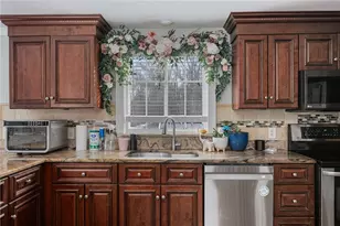 233 Sisson Rd, Coventry, RI 02816 - Photo 9