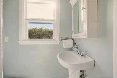 181 Center Avenue, Middletown, RI 02842 - Photo 17