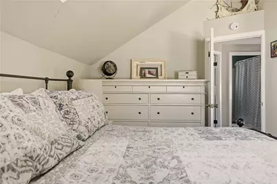 181 Center Avenue, Middletown, RI 02842 - Photo 13