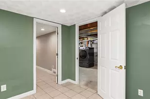 96 Moccasin Dr, Warwick, RI 02889 - Photo 29