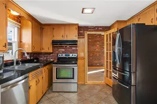 96 Moccasin Dr, Warwick, RI 02889 - Photo 7