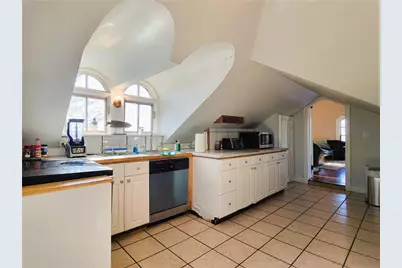 92 Pelham Street #3, Newport, RI 02840 - Photo 3