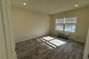 327 Pine St, Pawtucket, RI 02860 - Photo 9