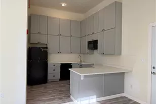 327 Pine St, Pawtucket, RI 02860 - Photo 1