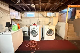 218 Hamilton St, Providence, RI 02907 - Photo 27