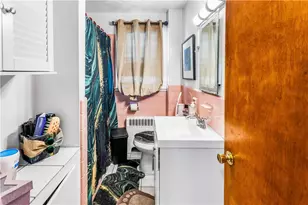 25 Hymer St, Providence, RI 02908 - Photo 7