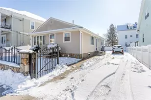 275 Columbus Ave, Pawtucket, RI 02861 - Photo 17