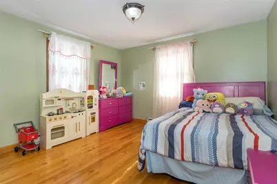 275 Columbus Avenue, Pawtucket, RI 02861 - Photo 5
