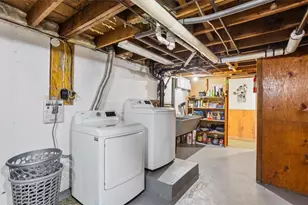 39 Clinton St, Pawtucket, RI 02861 - Photo 19