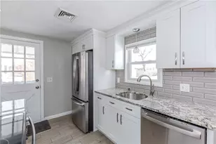 266 Vineyard Rd, Warwick, RI 02889 - Photo 7