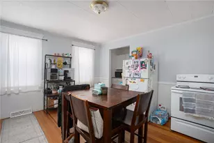 7 Maple St, Cranston, RI 02910 - Photo 5