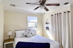 11 Hammond St, Newport, RI 02840 - Photo 5