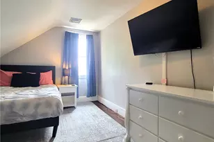 11 Hammond St, Newport, RI 02840 - Photo 7