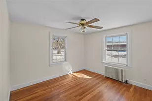 65 Almy St, Warwick, RI 02886 - Photo 9