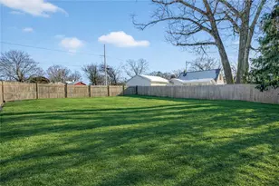 211 Pinnery Ave, Warwick, RI 02886 - Photo 7