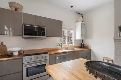 214 Bowen Street, Providence, RI 02906 - Photo 23