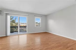 200 Manville Hill Unit 41 Bldg B Rd, Cumberland, RI 02864 - Photo 5