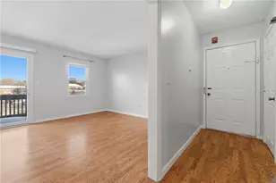 200 Manville Hill Unit 41 Bldg B Rd, Cumberland, RI 02864 - Photo 7