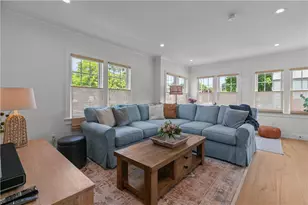 109 Carroll Ave, Newport, RI 02840 - Photo 5