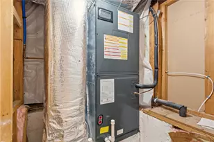 217 Belvedere Dr, Cranston, RI 02920 - Photo 27