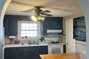 556 Metacom Ave, Bristol, RI 02809 - Photo 7