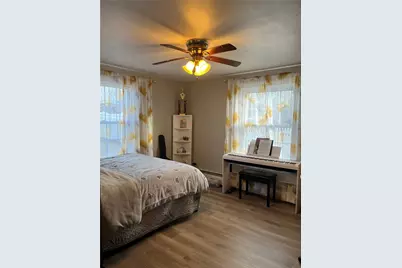 556 Metacom Avenue, Bristol, RI 02809 - Photo 11