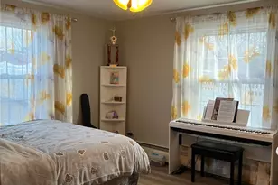 556 Metacom Ave, Bristol, RI 02809 - Photo 11