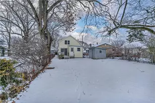 10 Booth Ave, East Providence, RI 02915 - Photo 27