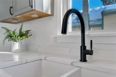 10 Booth Avenue, East Providence, RI 02915 - Photo 7