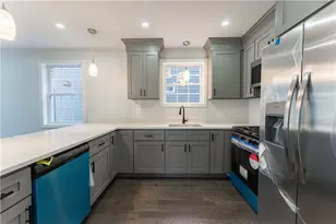 14 Burnside St, Providence, RI 02905 - Photo 3