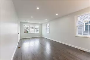 14 Burnside St, Providence, RI 02905 - Photo 7