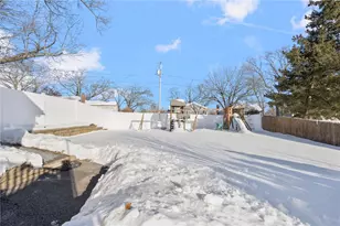 55 Togansett Rd, Providence, RI 02910 - Photo 47