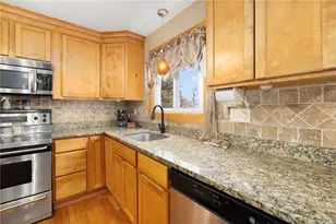 55 Togansett Rd, Providence, RI 02910 - Photo 11