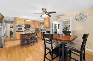 55 Togansett Rd, Providence, RI 02910 - Photo 13