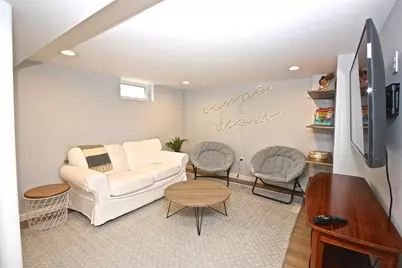 139 Coggeshall Avenue, Newport, RI 02840 - Photo 33